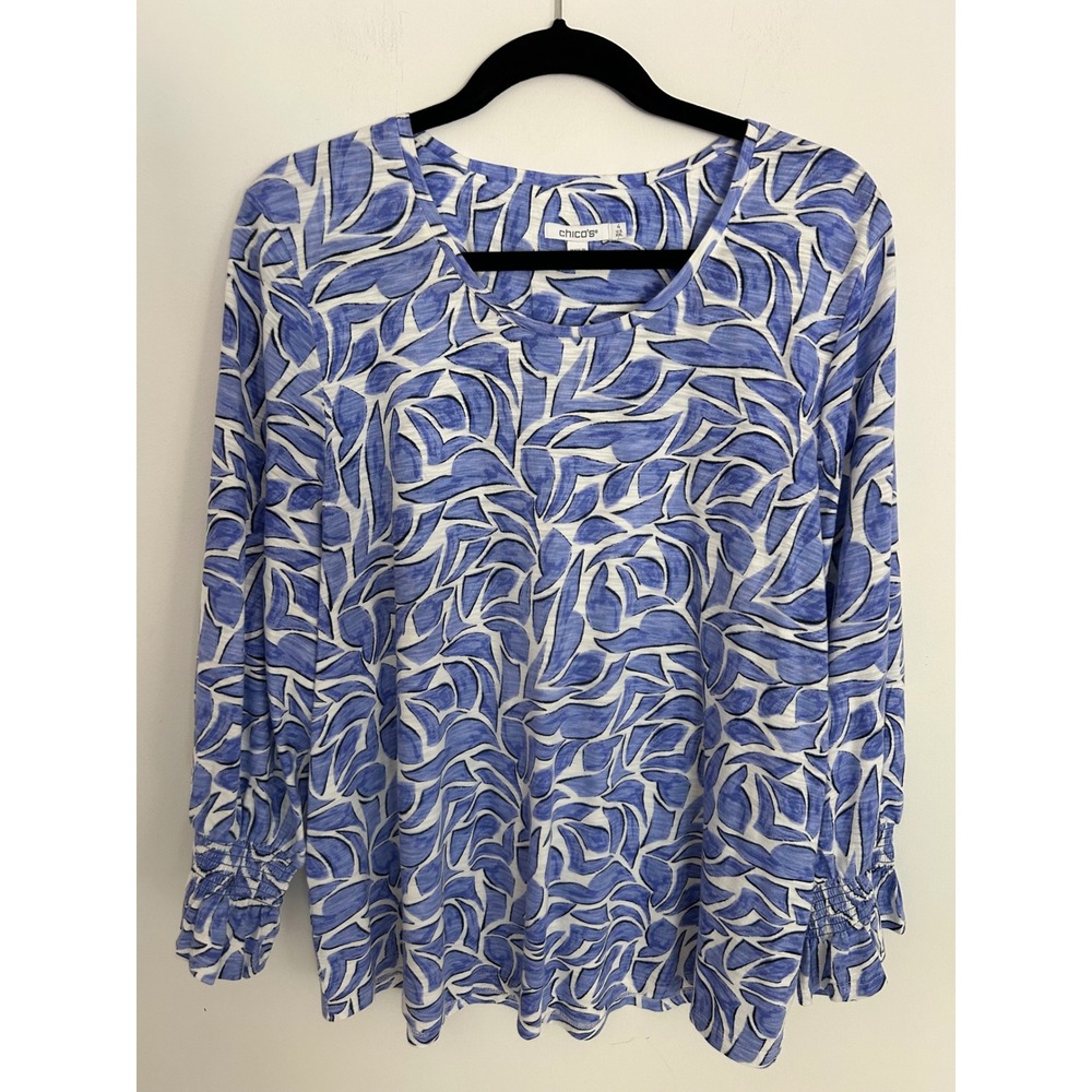 Chicos Blue White Abstract Leaf Print Smocked Cuff Top Size 4 XXL Cotton Modal